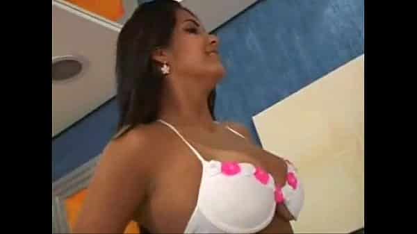 Leila Ferraz morena brasileira gostosa dando buceta e cu