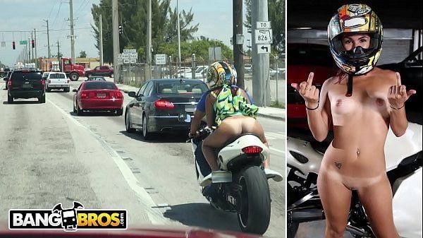 Motoqueira safada indo para a oficina de seu macho dar uma sarrada